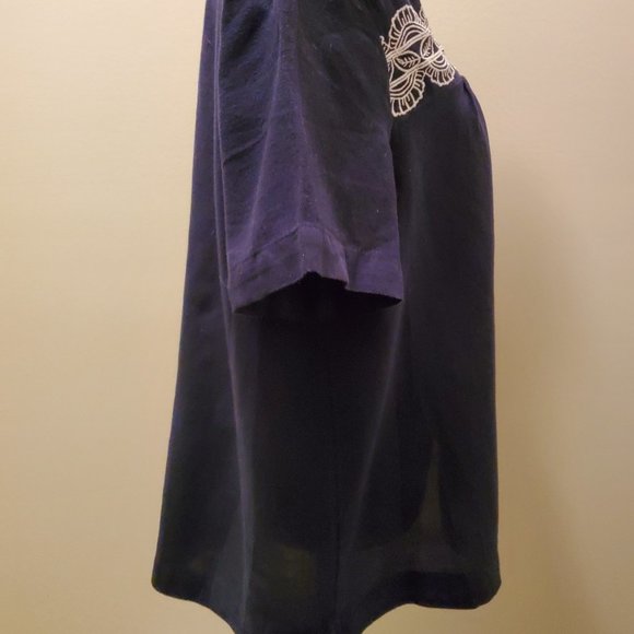 Navy Blue Short Sleeve with Embroidrey - Picture 3 of 4